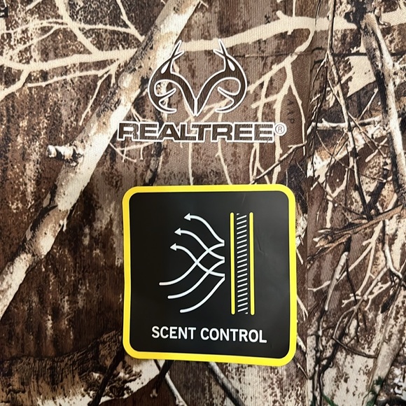 Ladies Real Tree Medium hunting coat- never worn - Picture 2 of 5